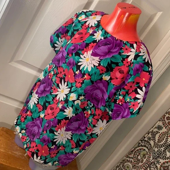VINTAGE IMPRESSIONS of CALIFORNIA Floral Top - Picture 5 of 12